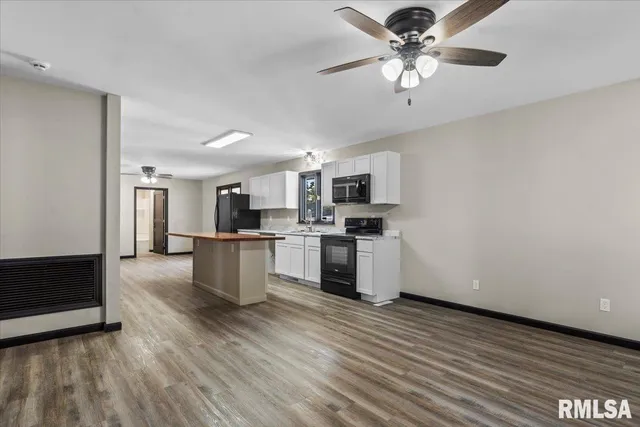 $179,900 | 323 North Dye Street, Virden, IL 62690