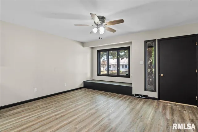 $179,900 | 323 North Dye Street, Virden, IL 62690