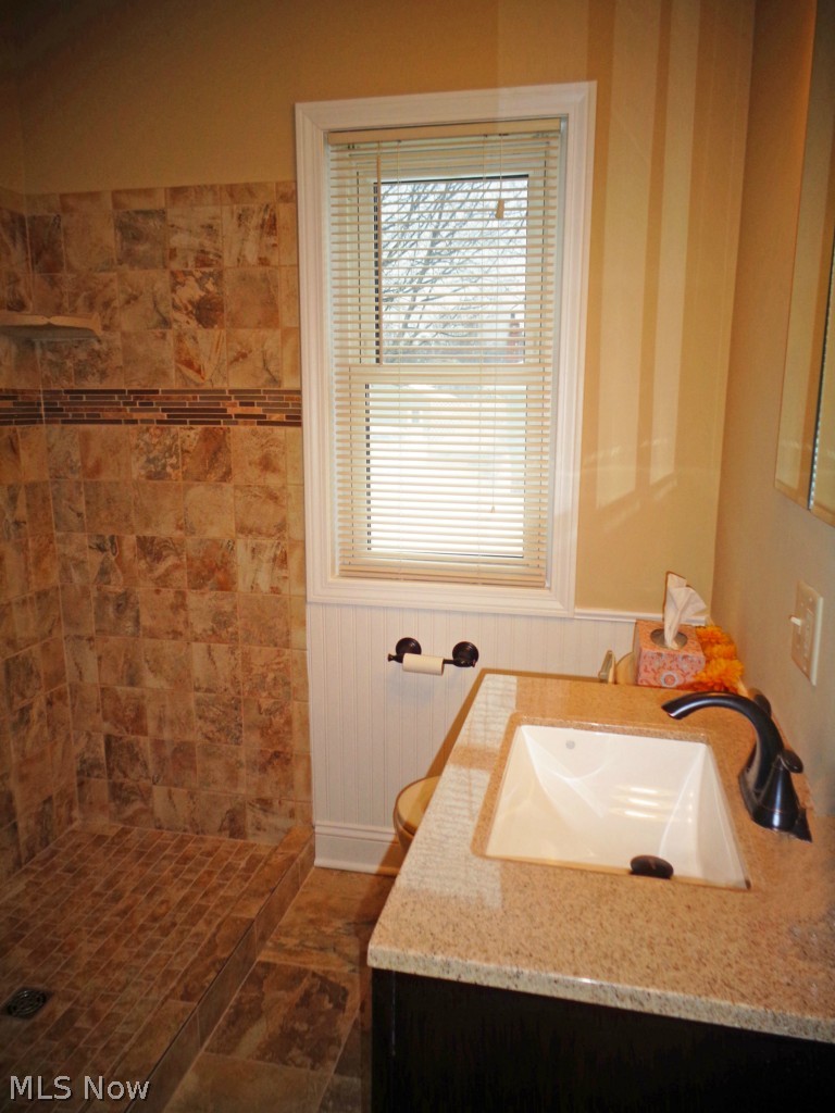 29205 White Road Wickliffe, OH 44092 - Photo 17 of 25 Gallery Image 17