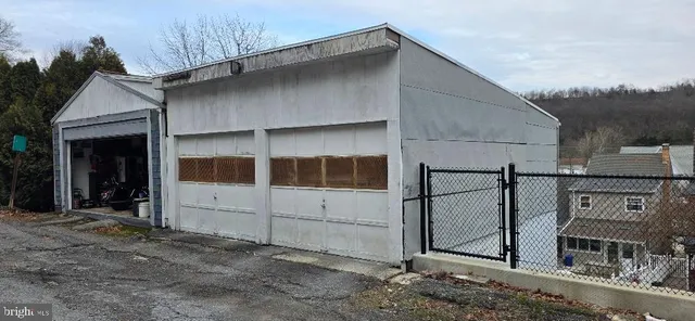 $240,000 | 514 Washington Street, Tamaqua, PA 18252