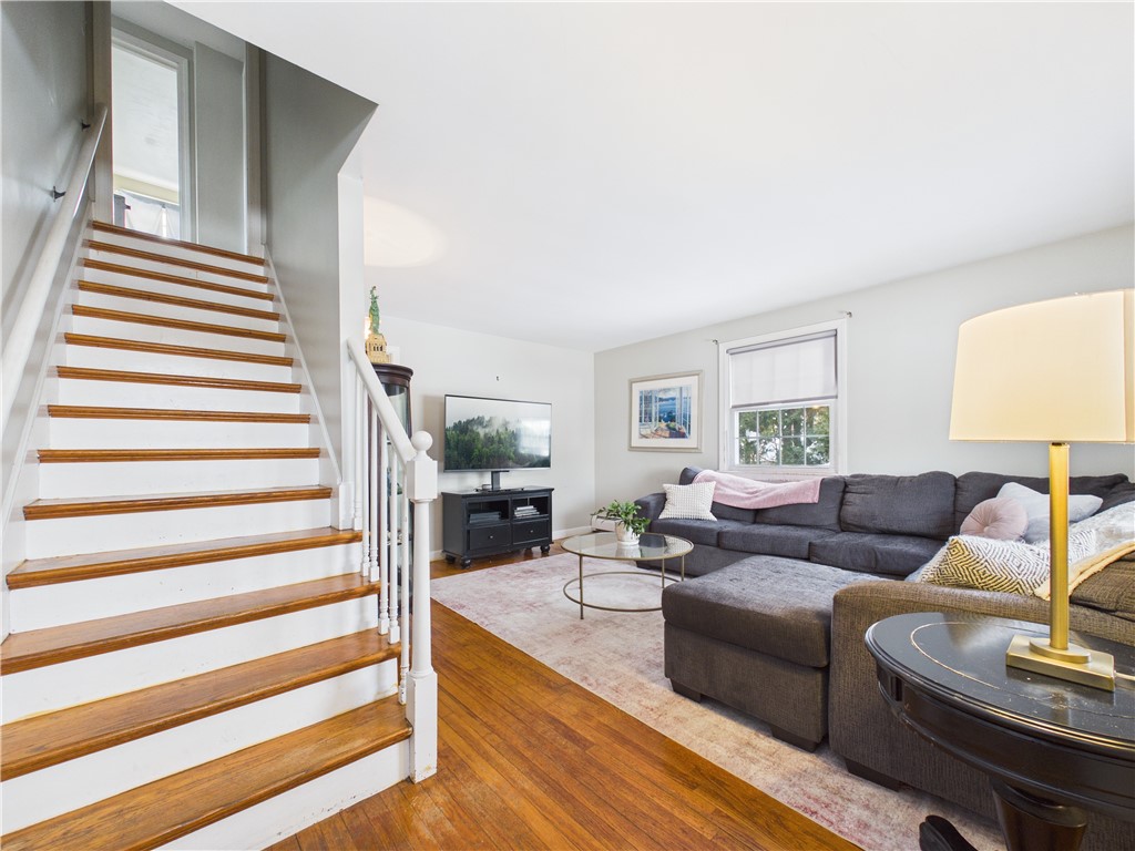 106 Fales Road Bristol, RI 02809 - Photo 2 of 40