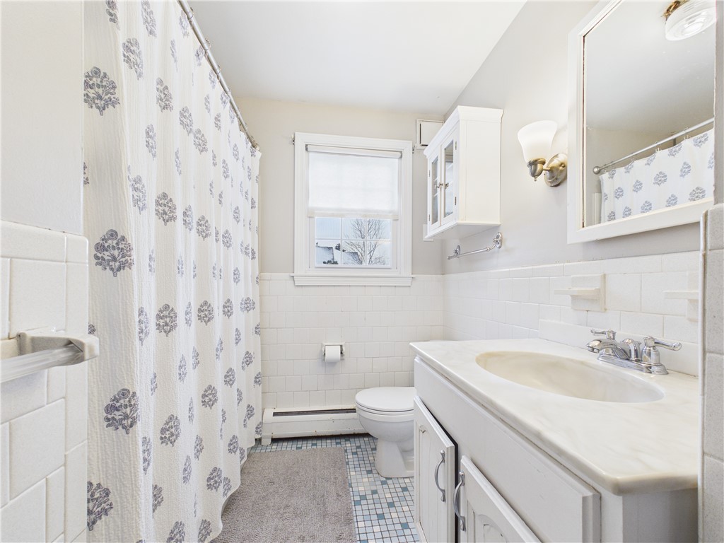 106 Fales Road Bristol, RI 02809 - Photo 9 of 40