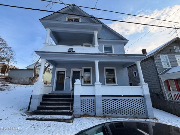 $1,300 | 21-23 Jackson Street, Amsterdam, NY 12010