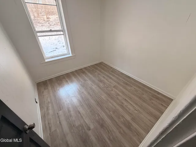 $1,200 | 21-23 Jackson Street, Amsterdam, NY 12010