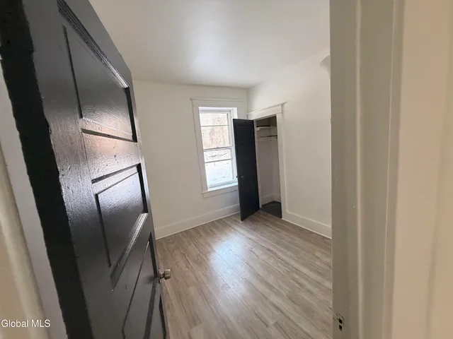 $1,200 | 21-23 Jackson Street, Amsterdam, NY 12010