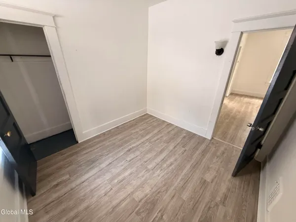 $1,300 | 21-23 Jackson Street, Amsterdam, NY 12010