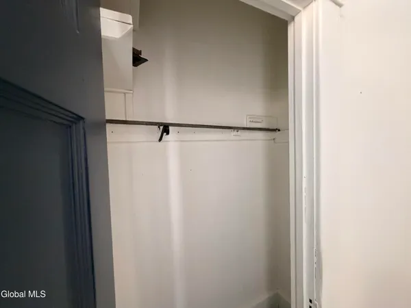 $1,300 | 21-23 Jackson Street, Amsterdam, NY 12010