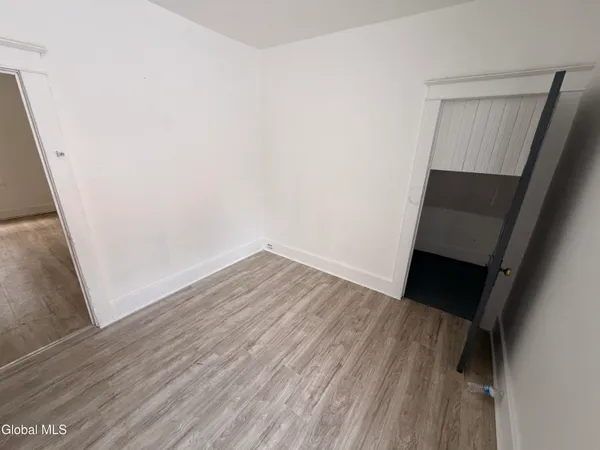 $1,300 | 21-23 Jackson Street, Amsterdam, NY 12010