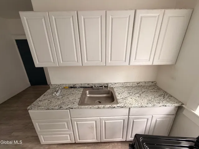 $1,200 | 21-23 Jackson Street, Amsterdam, NY 12010