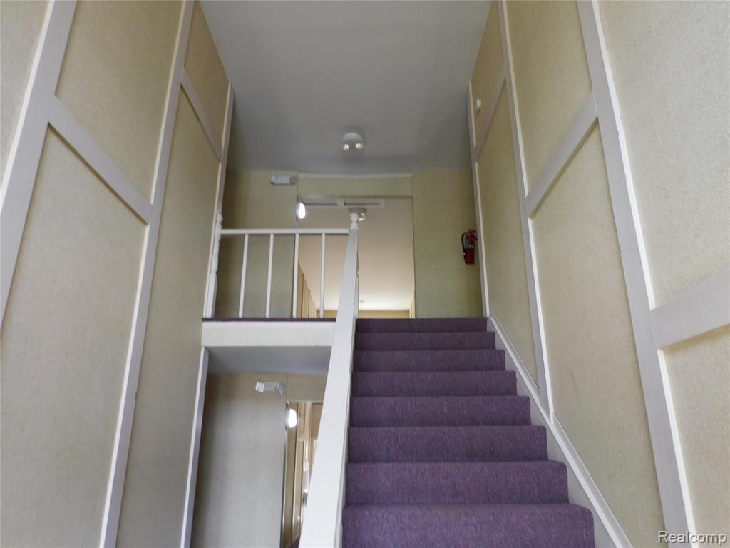 30268 Southfield Road, Unit 229 Southfield, MI 48076 - Photo 2 of 12