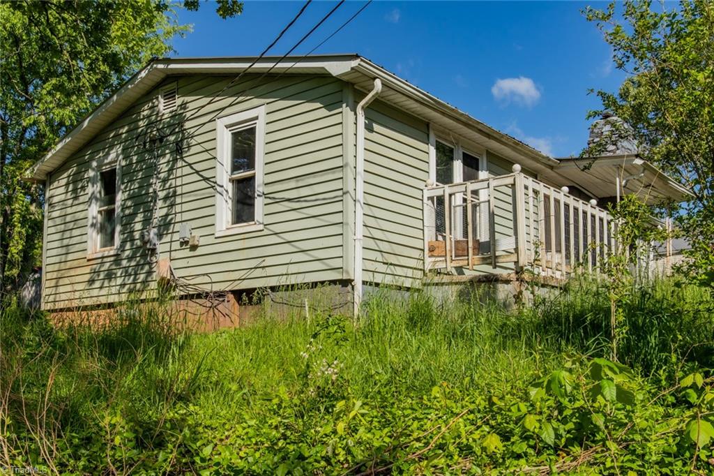 114 Mathis Street Jonesville, NC 28642 - Photo 5 of 40 Gallery Image 5
