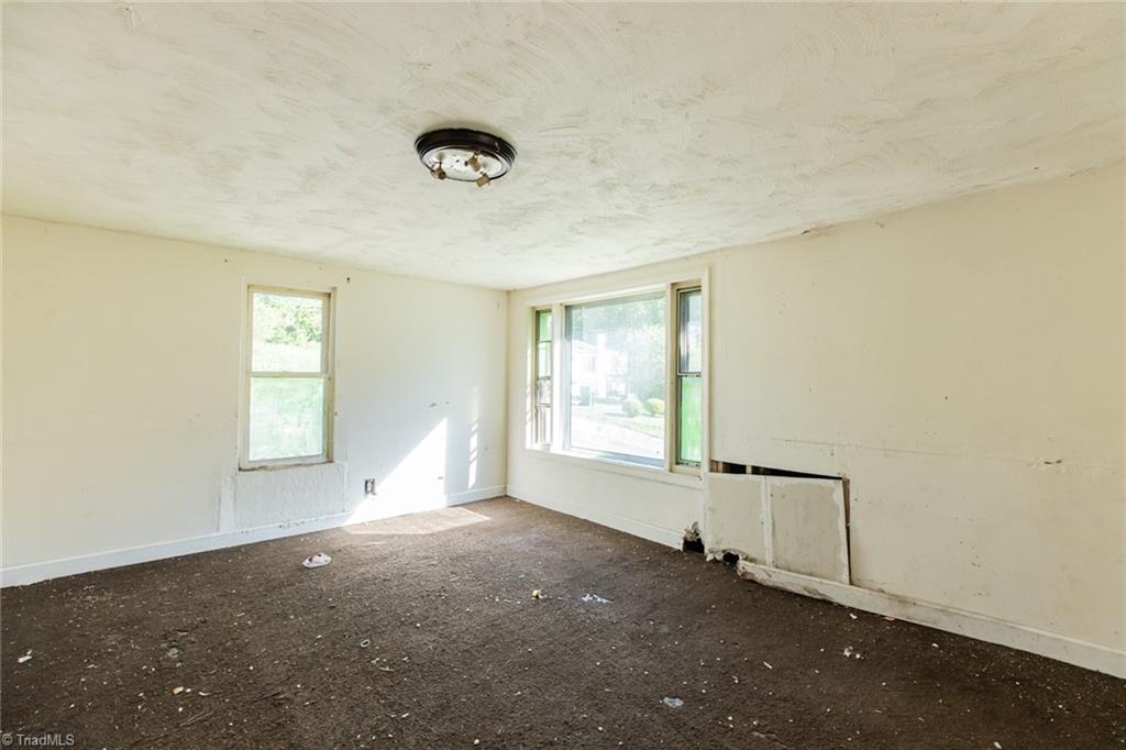 114 Mathis Street Jonesville, NC 28642 - Photo 7 of 40 Gallery Image 7