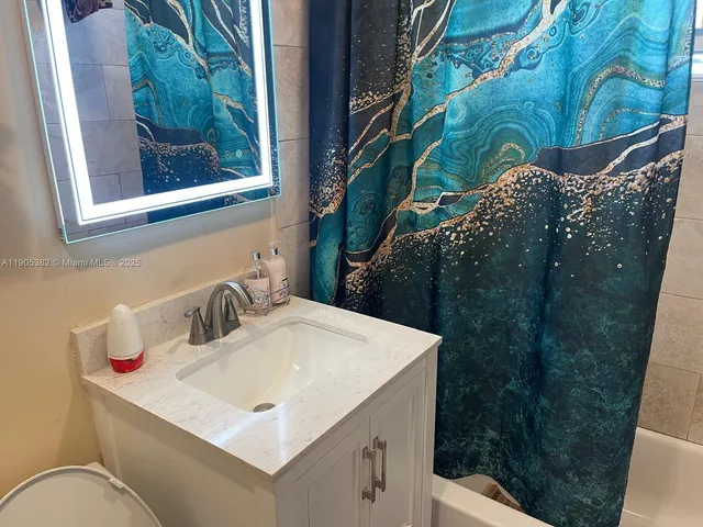 $533,000 | 665 Northwest 153rd Street, Miami, FL 33169