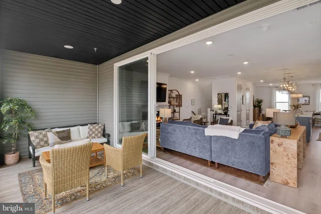 $725,999 | 14697 Deco Circle, Chantilly, VA 20151