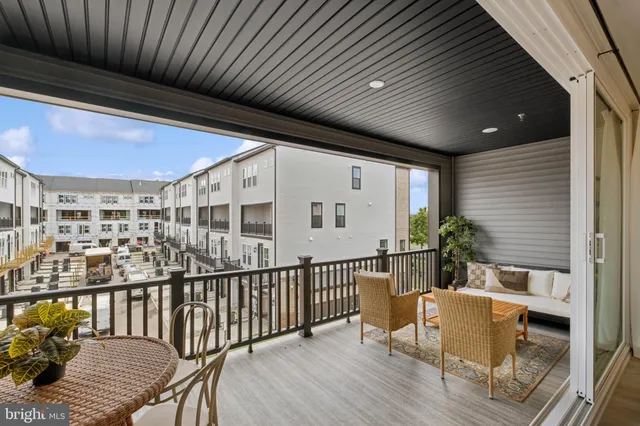 $725,999 | 14697 Deco Circle, Chantilly, VA 20151