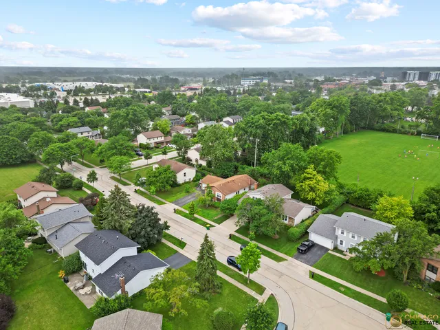 $499,900 | 220 Osage Terrace, Buffalo Grove, IL 60089