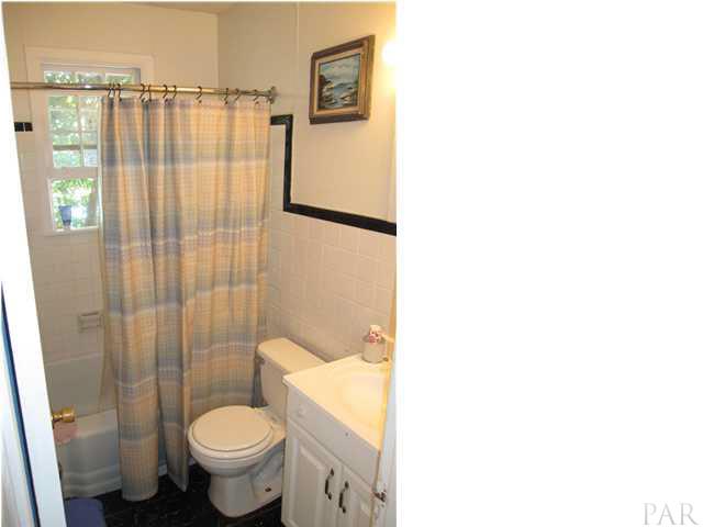 412 Gibbs Road Pensacola, FL 32507 - Photo 11 of 17 Gallery Image 11