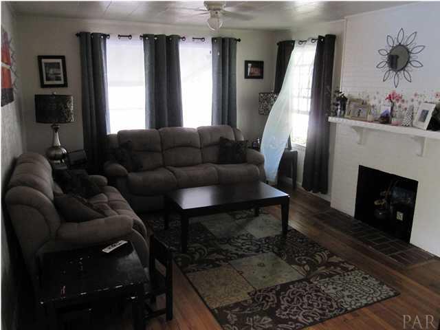 412 Gibbs Road Pensacola, FL 32507 - Photo 3 of 17 Gallery Image 3