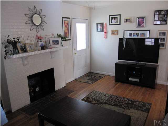 412 Gibbs Road Pensacola, FL 32507 - Photo 4 of 17 Gallery Image 4