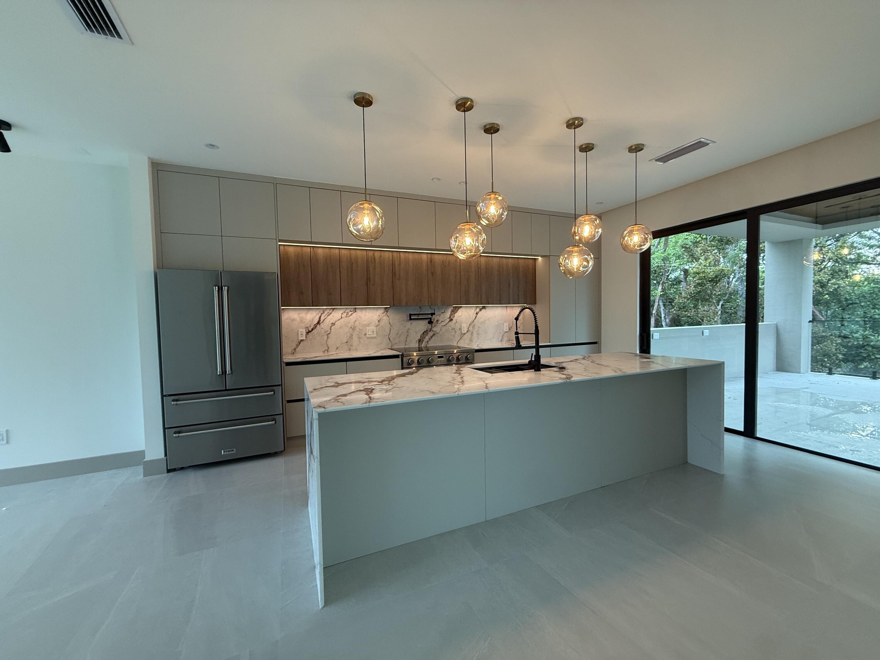 109 Point Pleasant Drive Key Largo, FL 33037 - Photo 8 of 58 KITCHEN