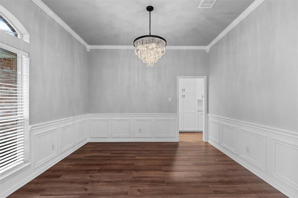 10013 Rodeo Drive Waco, TX 76712 - Photo 5 of 35