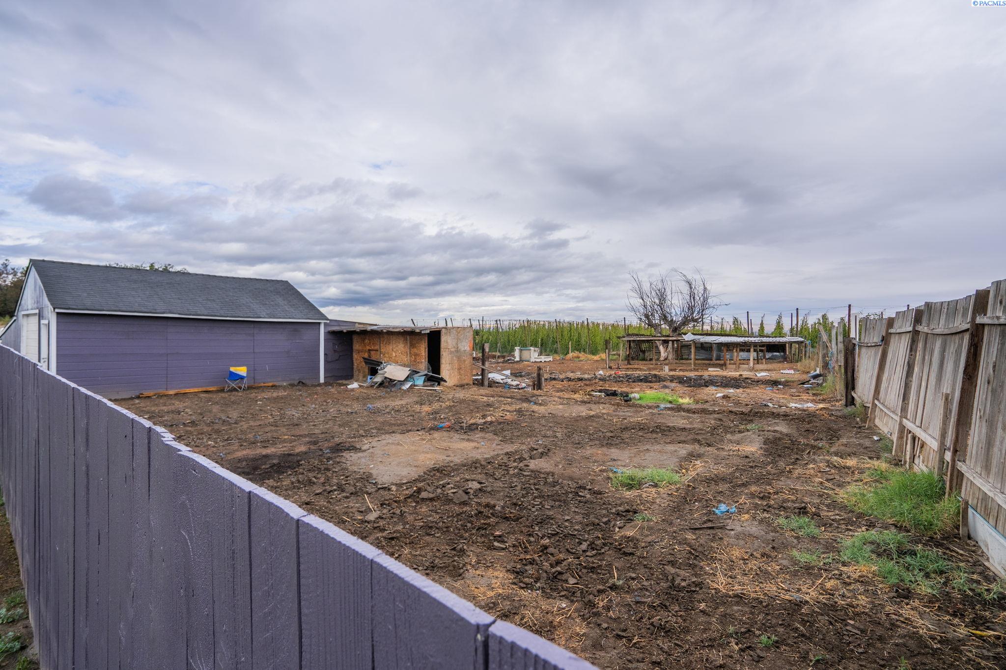 581 Grandview Pavement Road Grandview, WA 98930 - Photo 25 of 31 Gallery Image 25