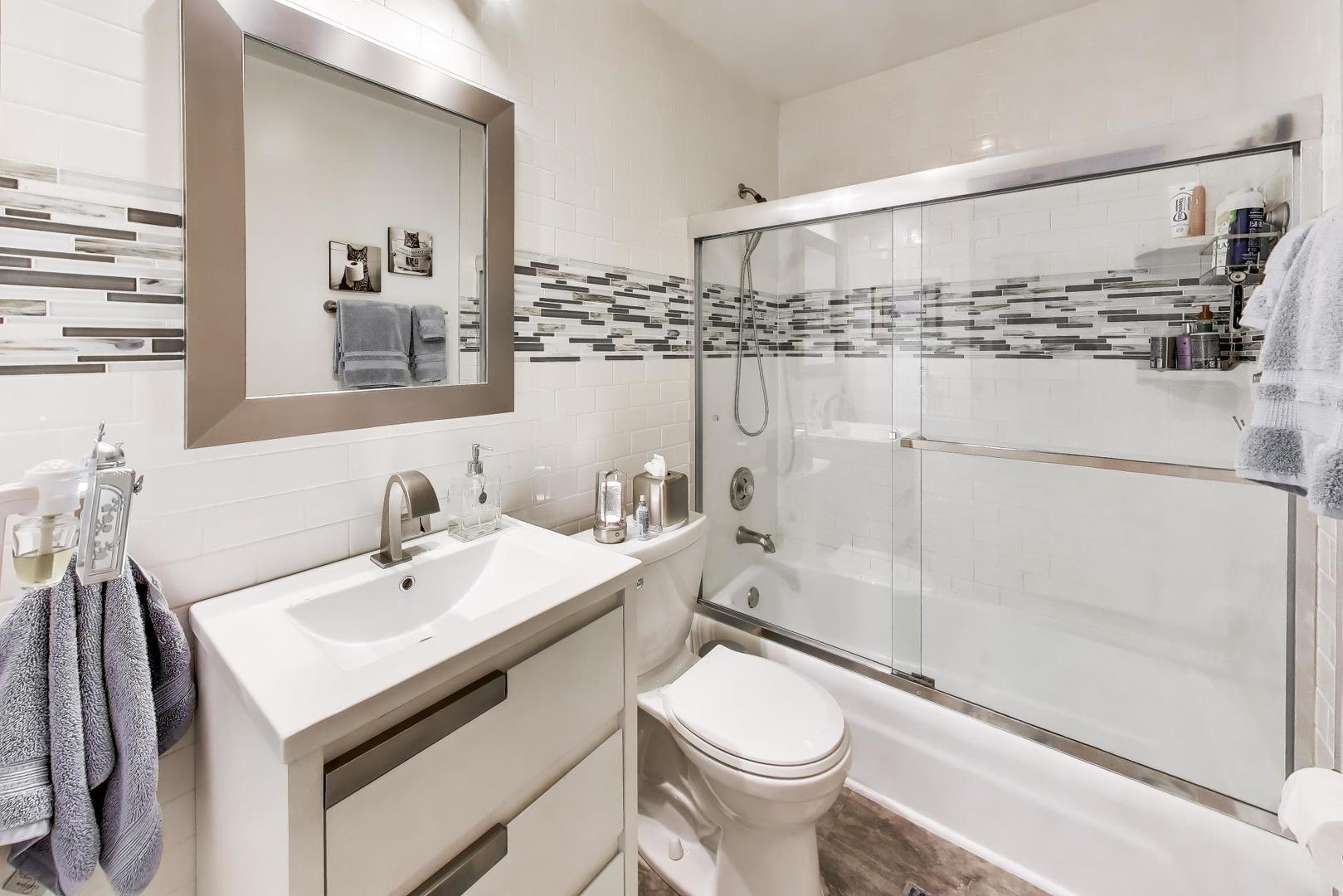 900 South Plum Grove Road, Unit 216 Palatine, IL 60067 - Photo 19 of 26