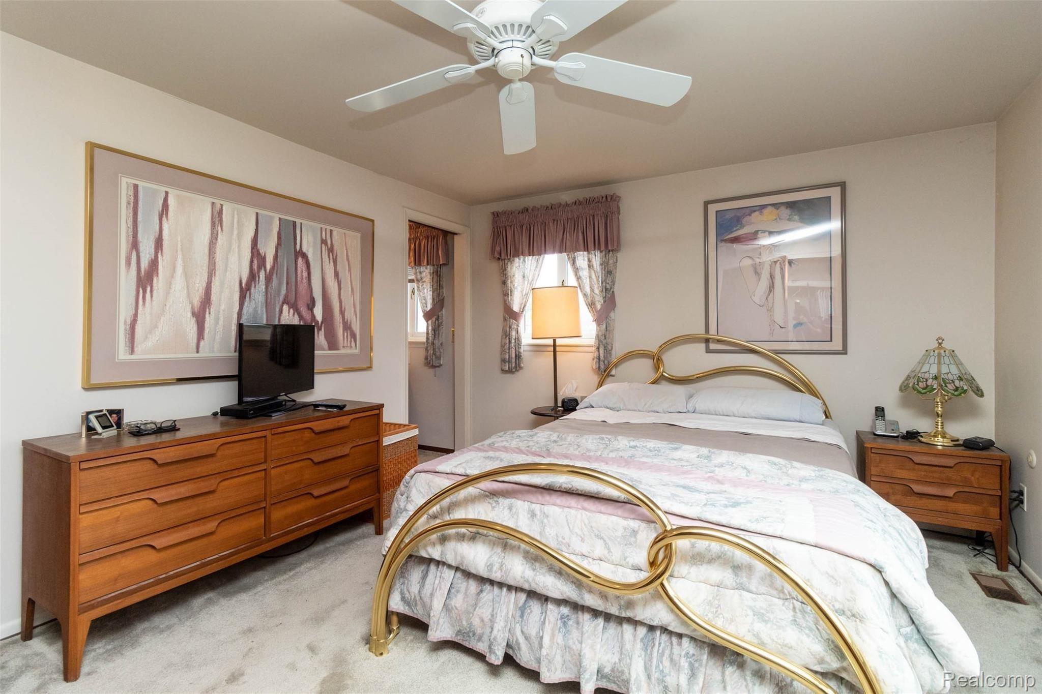 36356 Curtis Road Livonia, MI 48152 - Photo 19 of 39 119.jpg