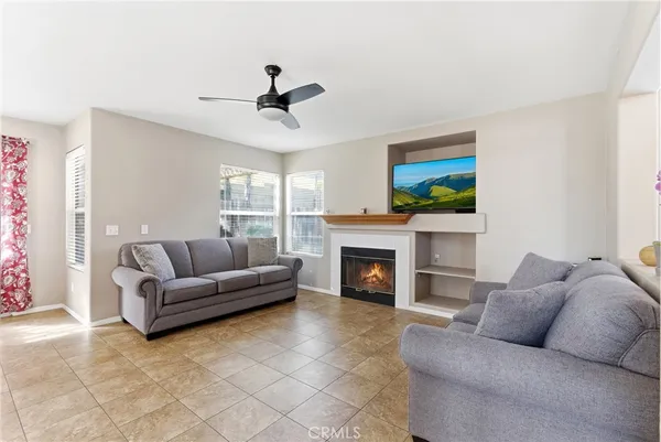 $725,000 | 922 Naples Drive, Corona, CA 92882