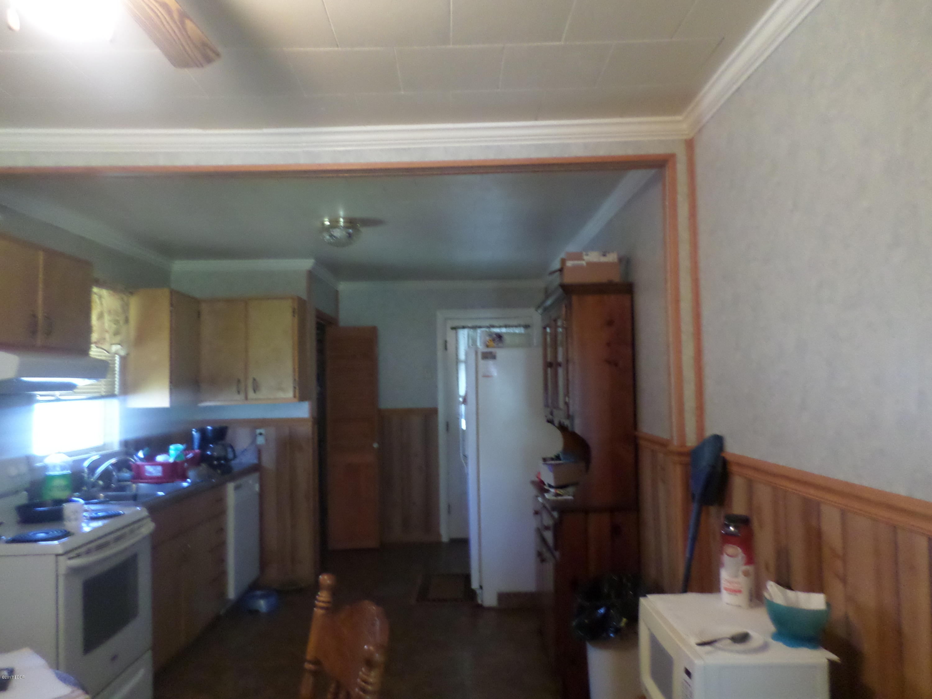 207 Wilson Street Valier, IL 62891 - Photo 11 of 22 Gallery Image 11