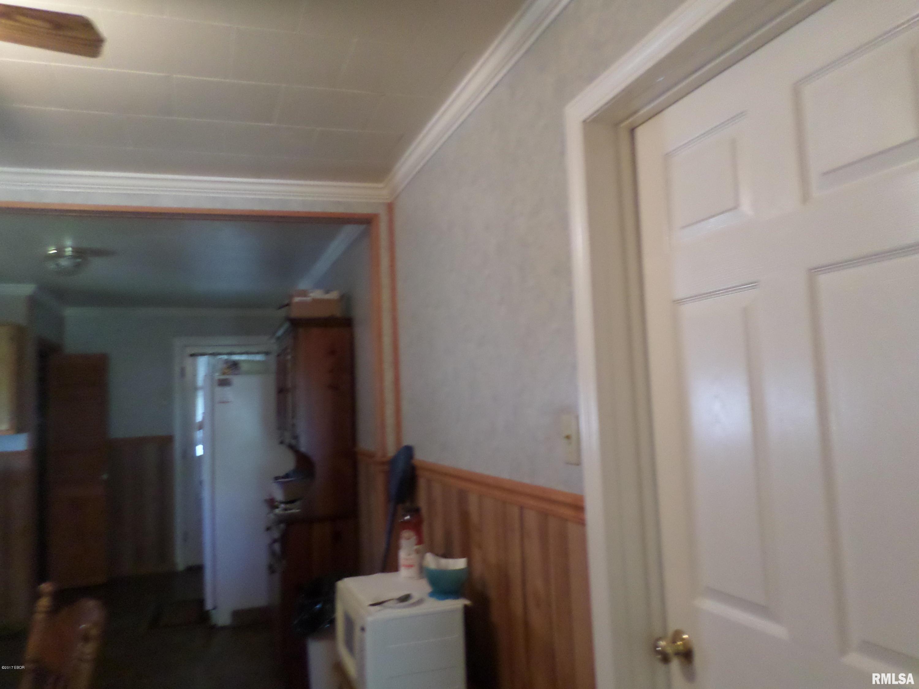207 Wilson Street Valier, IL 62891 - Photo 13 of 22 Gallery Image 13