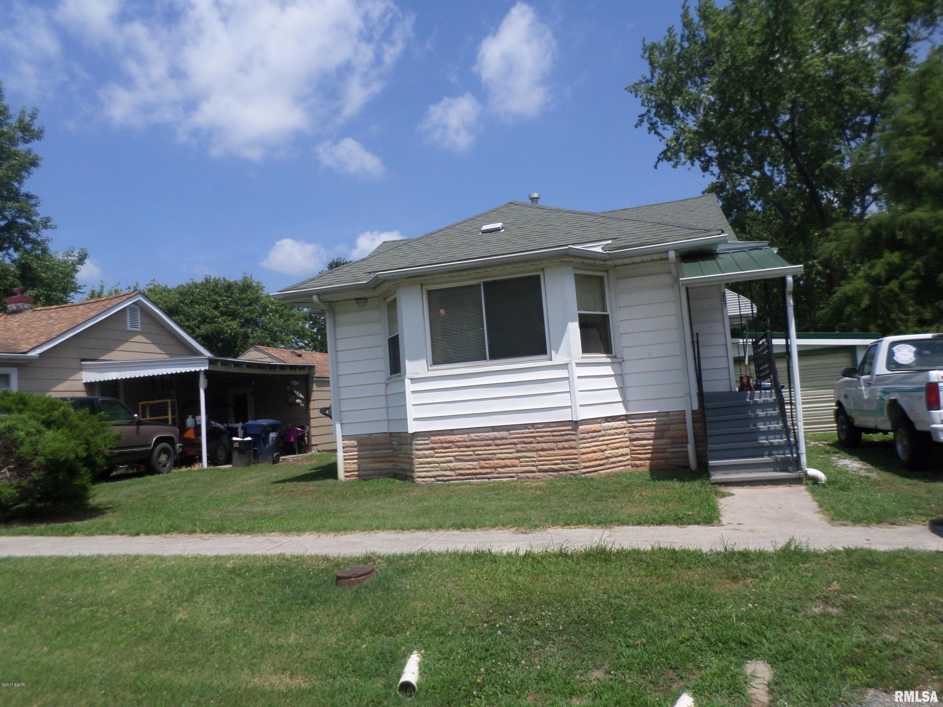 207 Wilson Street Valier, IL 62891 - Photo 2 of 22 Gallery Image 2