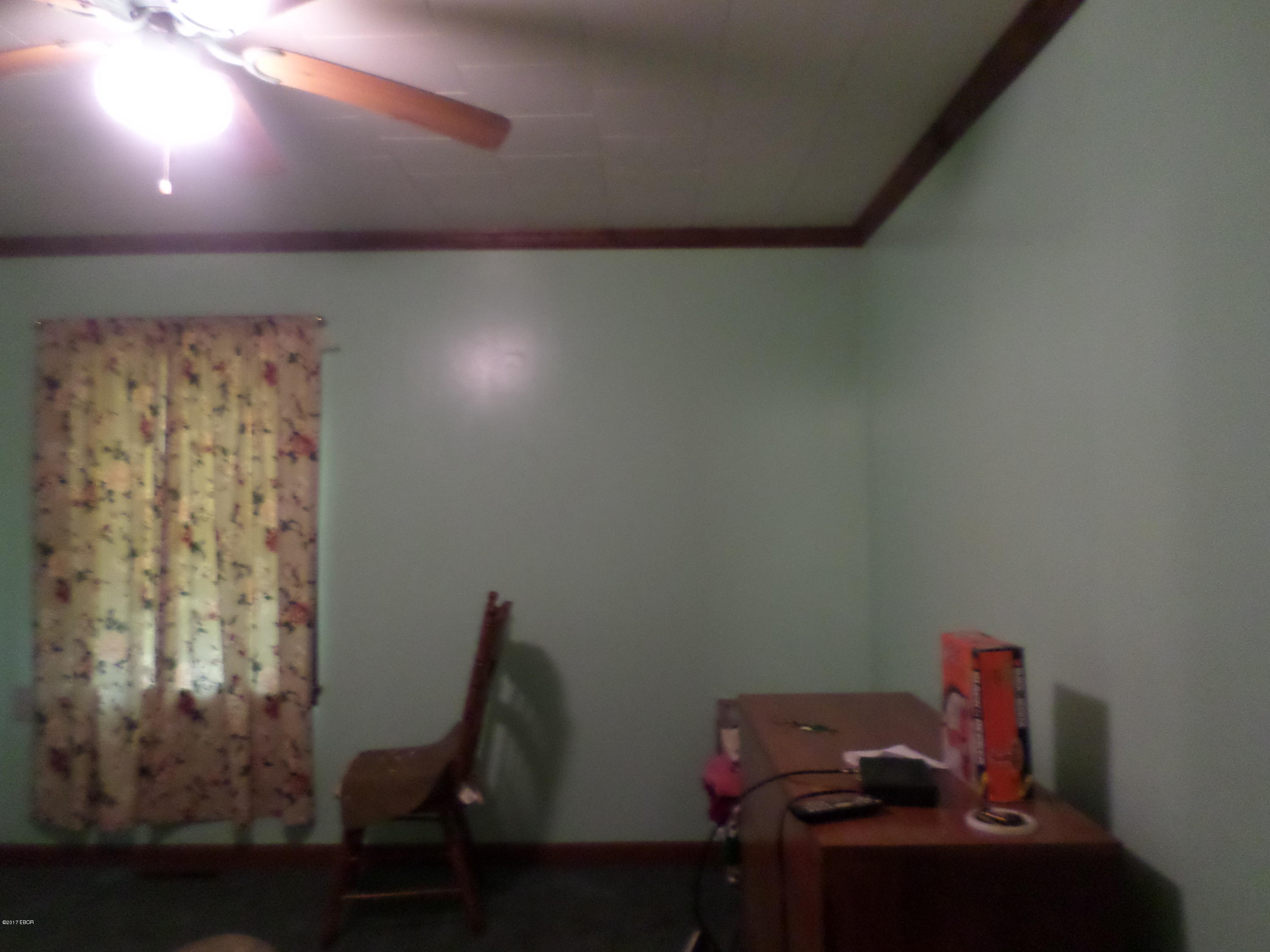 207 Wilson Street Valier, IL 62891 - Photo 4 of 22 Gallery Image 4