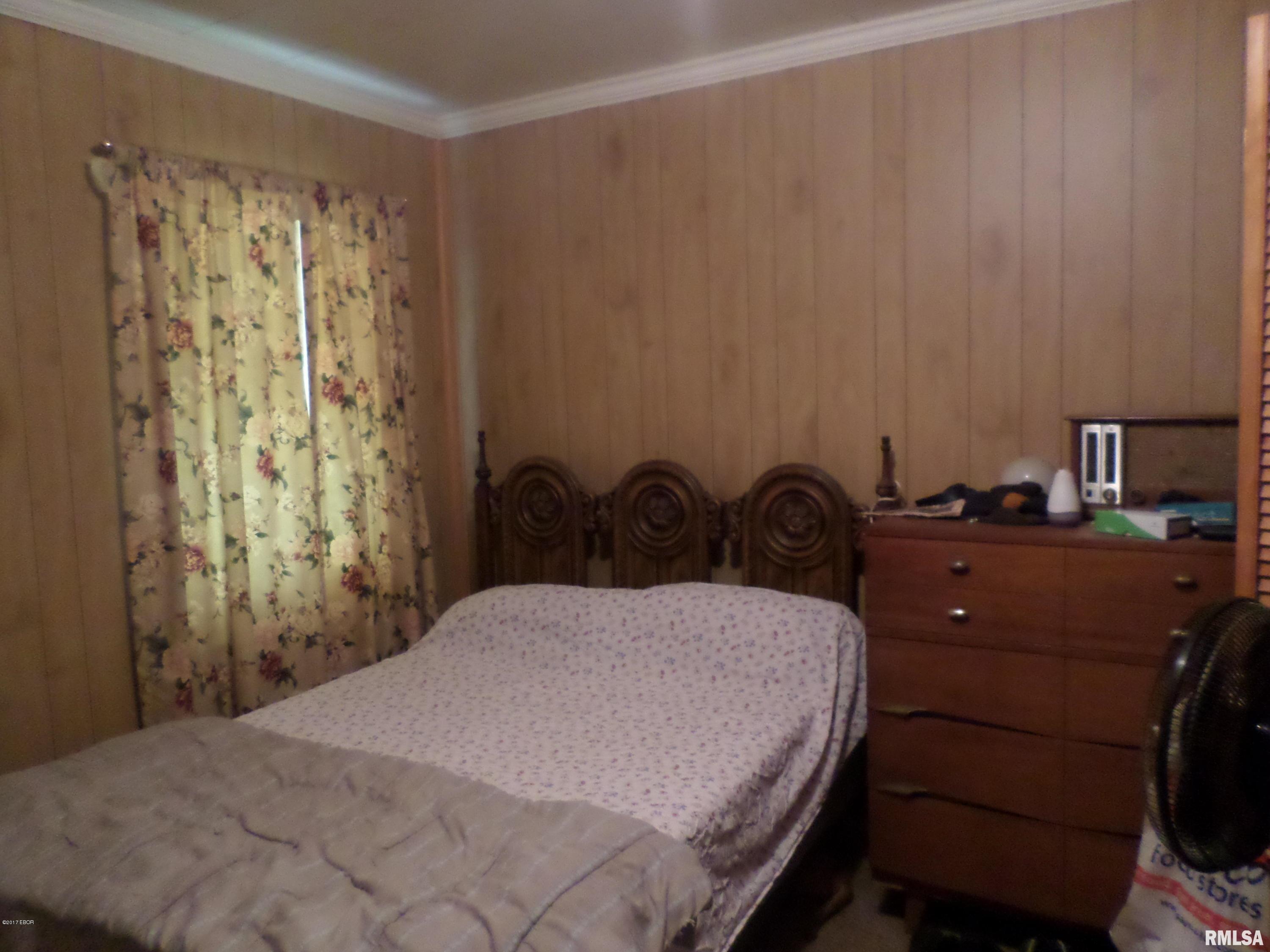 207 Wilson Street Valier, IL 62891 - Photo 5 of 22 Gallery Image 5
