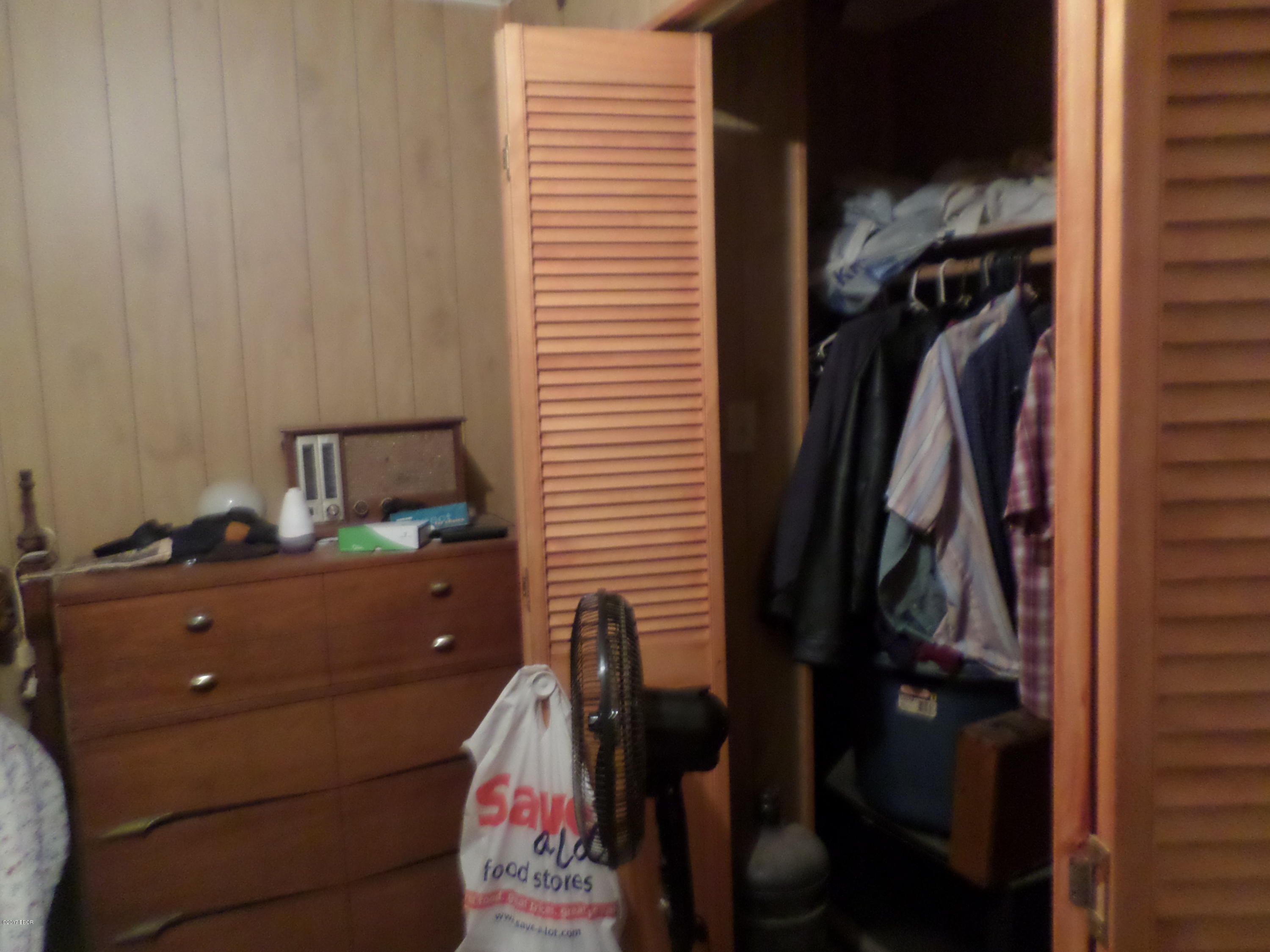 207 Wilson Street Valier, IL 62891 - Photo 6 of 22 Gallery Image 6
