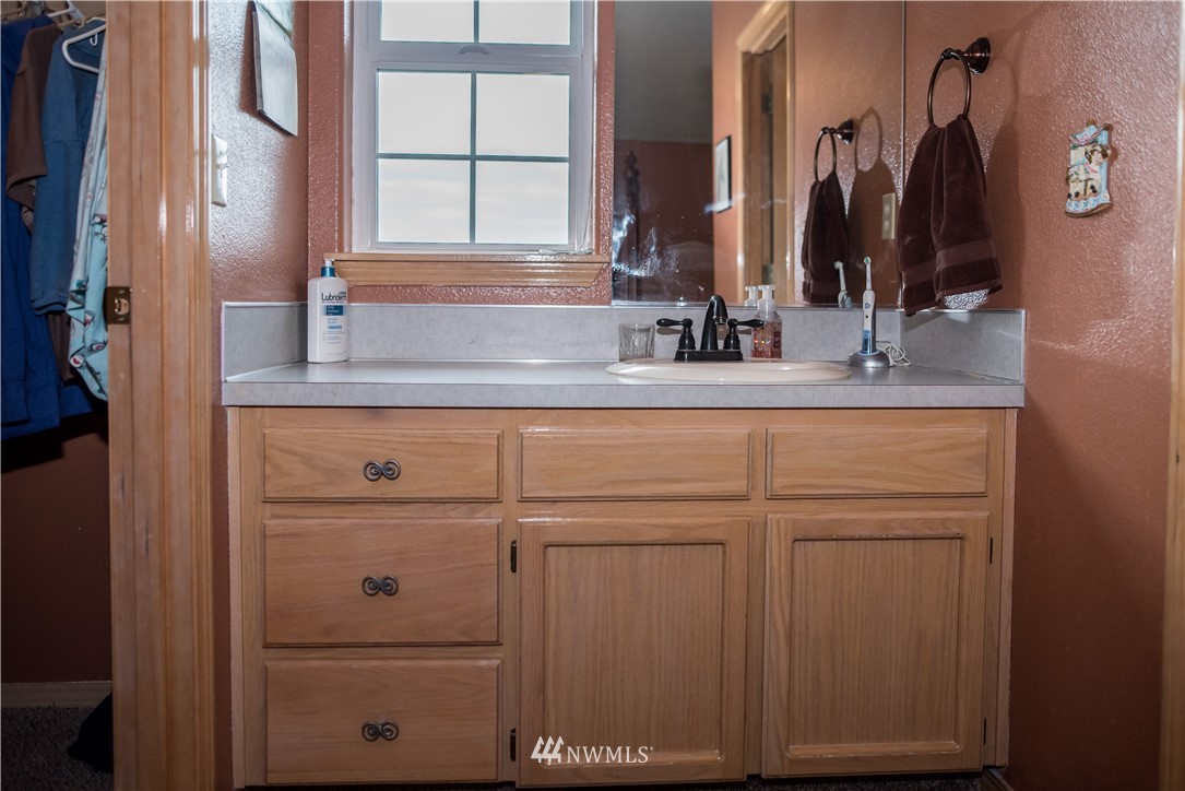 255 Grasseth Poston Road Longview, WA 98632 - Photo 21 of 36 Gallery Image 21