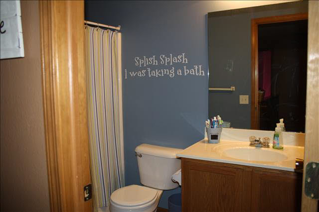 761 Hunting Creek Road Temperance, MI 48182 - Photo 12 of 18 UPSTAIRS BATH