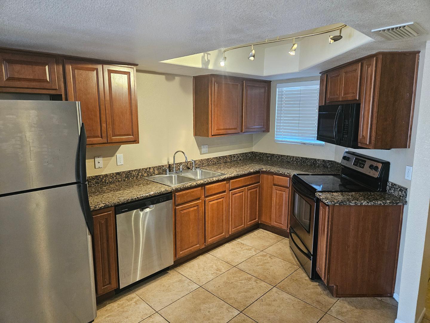 935 North Granite Reef Road, Unit 116 Scottsdale, AZ 85257 - Photo 6 of 24 Photo #6