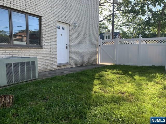 703 Day Avenue, Unit THE FIRST Ridgefield, NJ 07657 - Photo 8 of 9 Gallery Image 8