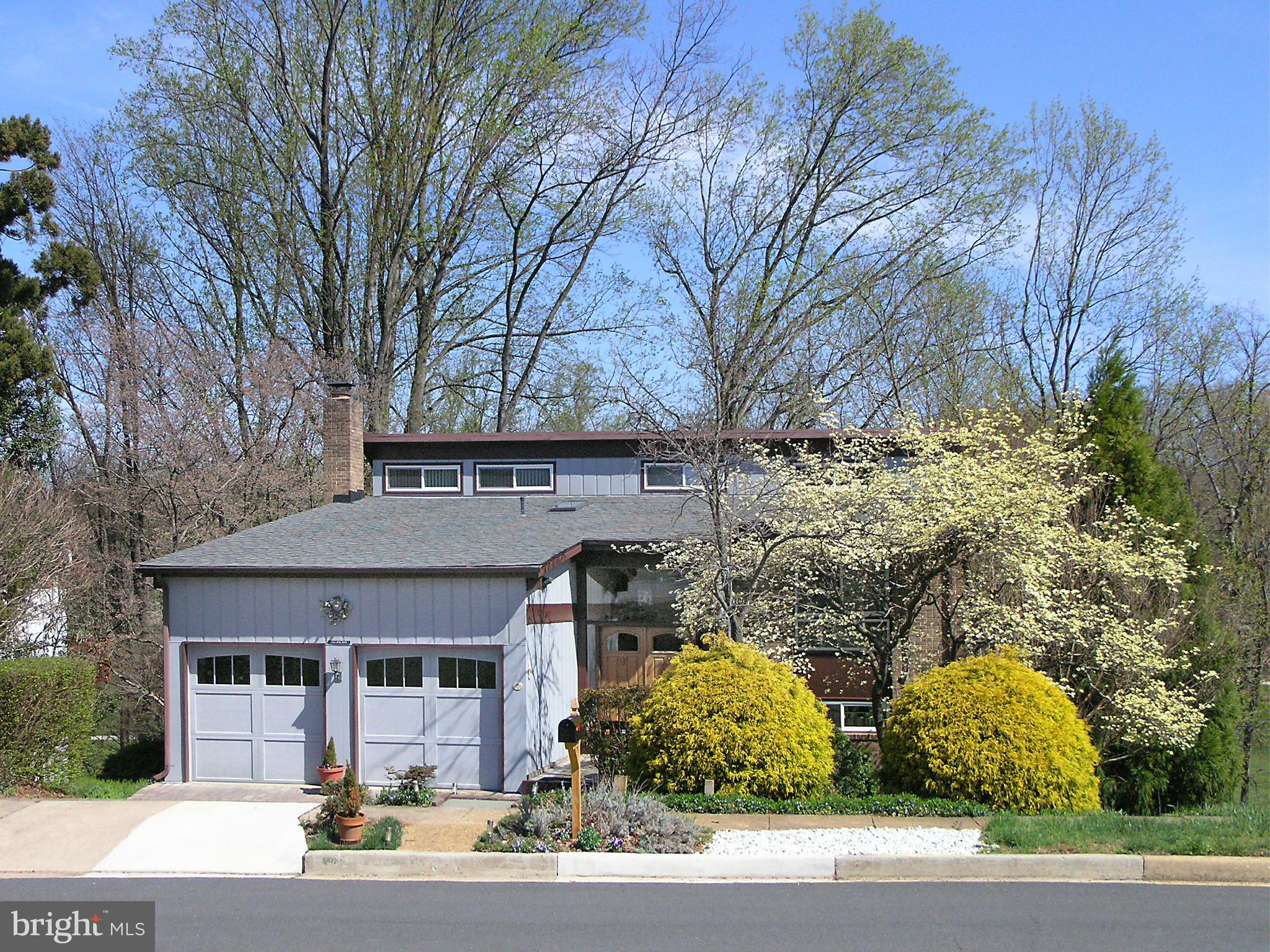11218 Wedge Drive Reston, VA 20190 - Photo 1 of 29 Exterior (Front)