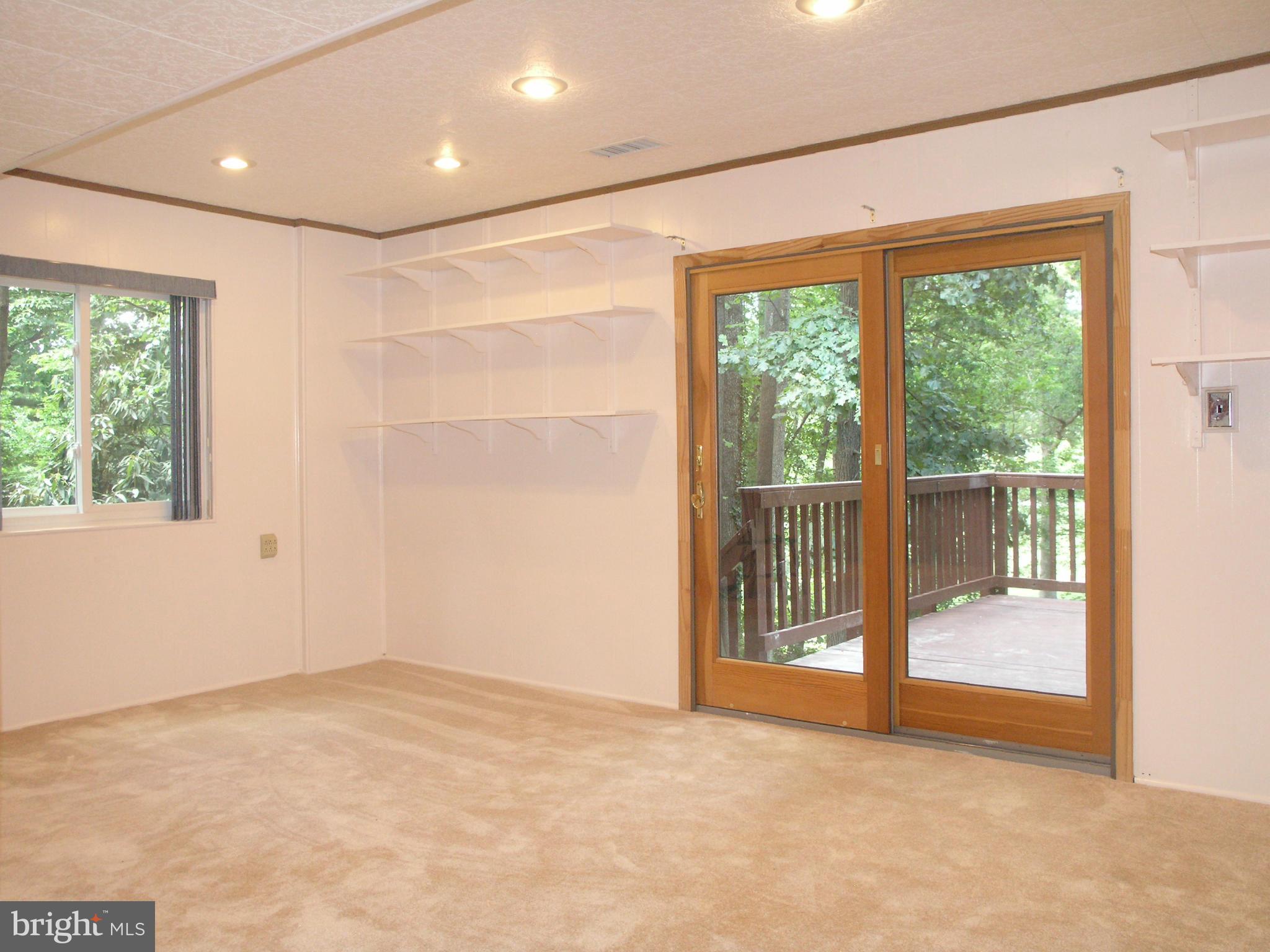 11218 Wedge Drive Reston, VA 20190 - Photo 21 of 29 Family Room