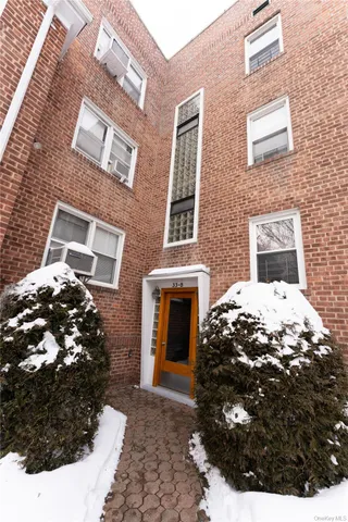 $2,675 | 33 B East Grand Street, Unit 3C, Mount Vernon, NY 10552