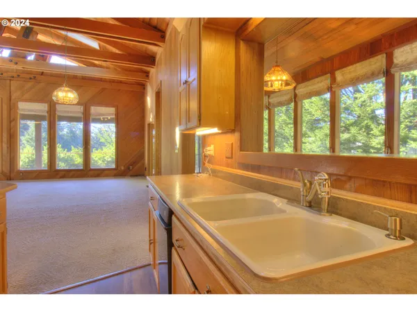 $699,999 | 4 Vista Drive, Port Orford, OR 97465