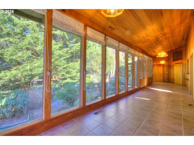 $699,999 | 4 Vista Drive, Port Orford, OR 97465