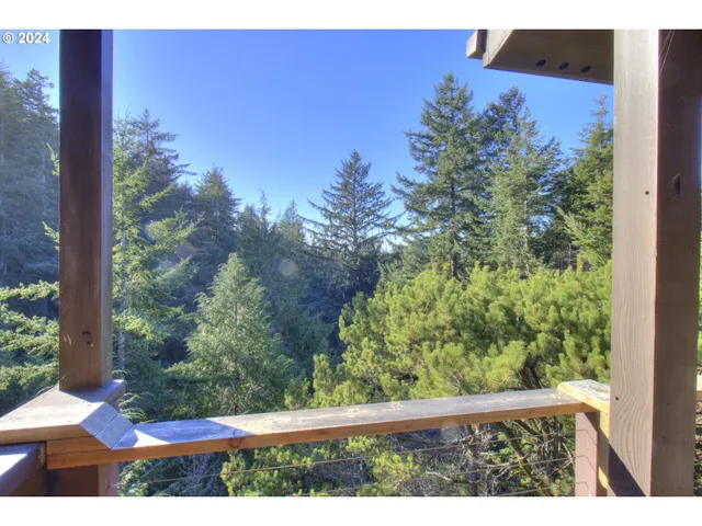 $699,999 | 4 Vista Drive, Port Orford, OR 97465
