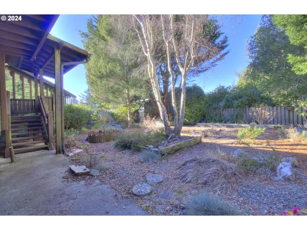 $699,999 | 4 Vista Drive, Port Orford, OR 97465