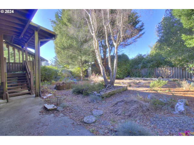 $699,999 | 4 Vista Drive, Port Orford, OR 97465