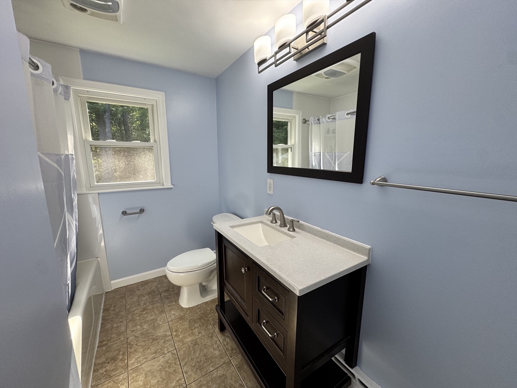 56 Valley View Road Leominster, MA 01453 - Photo 8 of 28 Gallery Image 8
