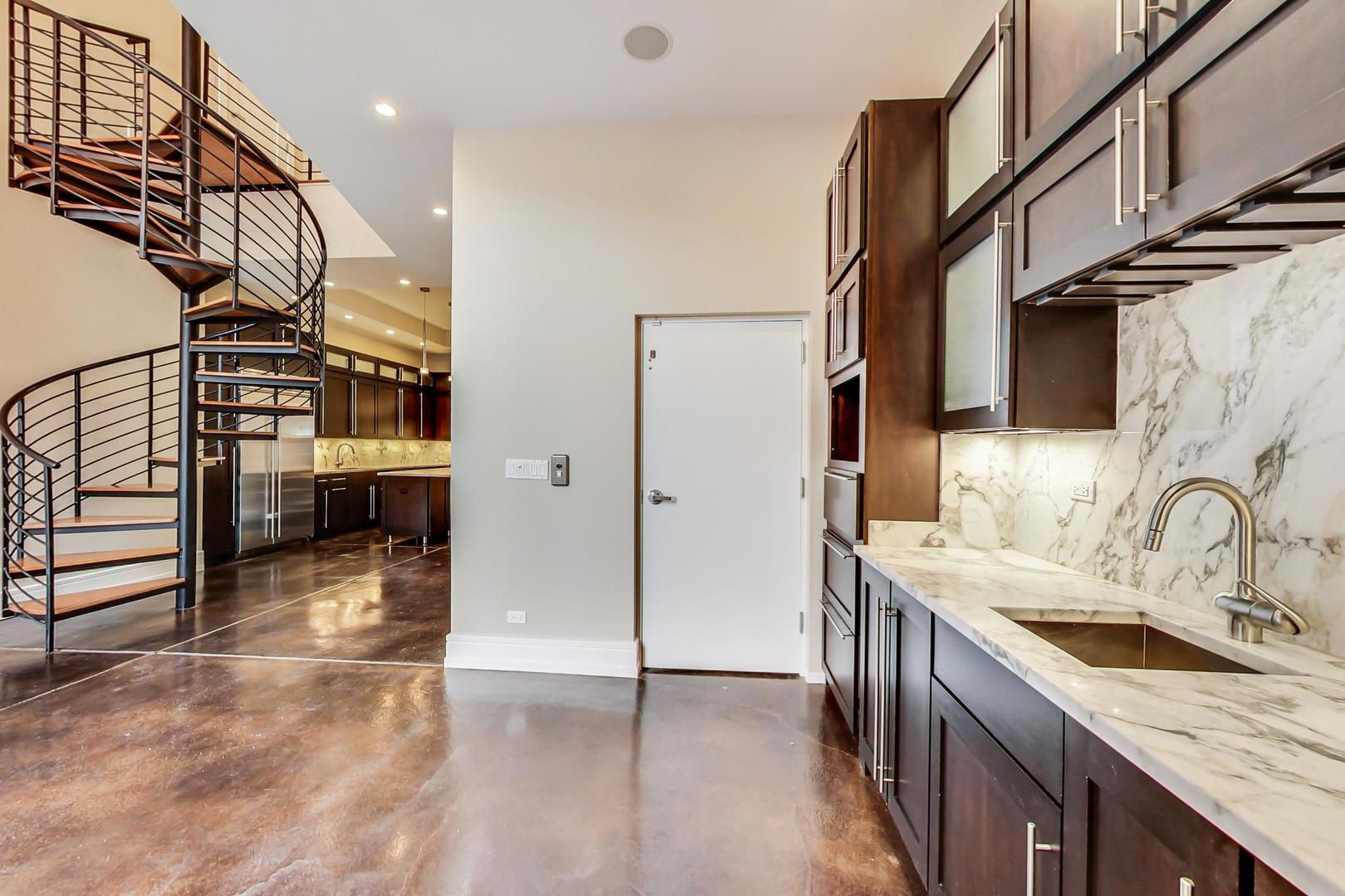 813 West Fulton Market, Unit 2 Chicago, IL 60607 - Photo 7 of 41