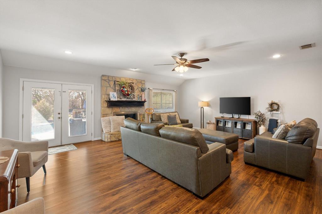 100 Ruth Court Aledo, TX 76008 - Photo 13 of 40